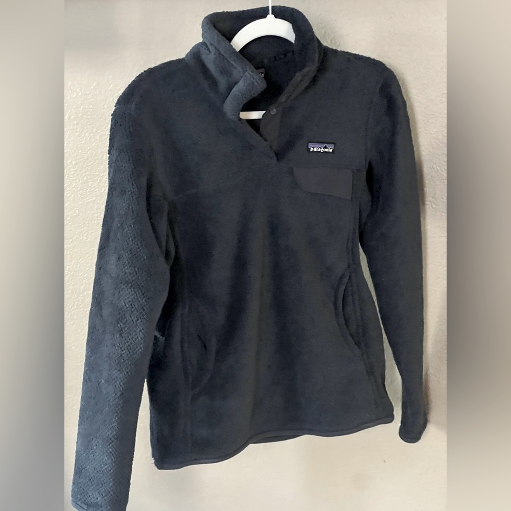 Patagonia blue pullover fleece